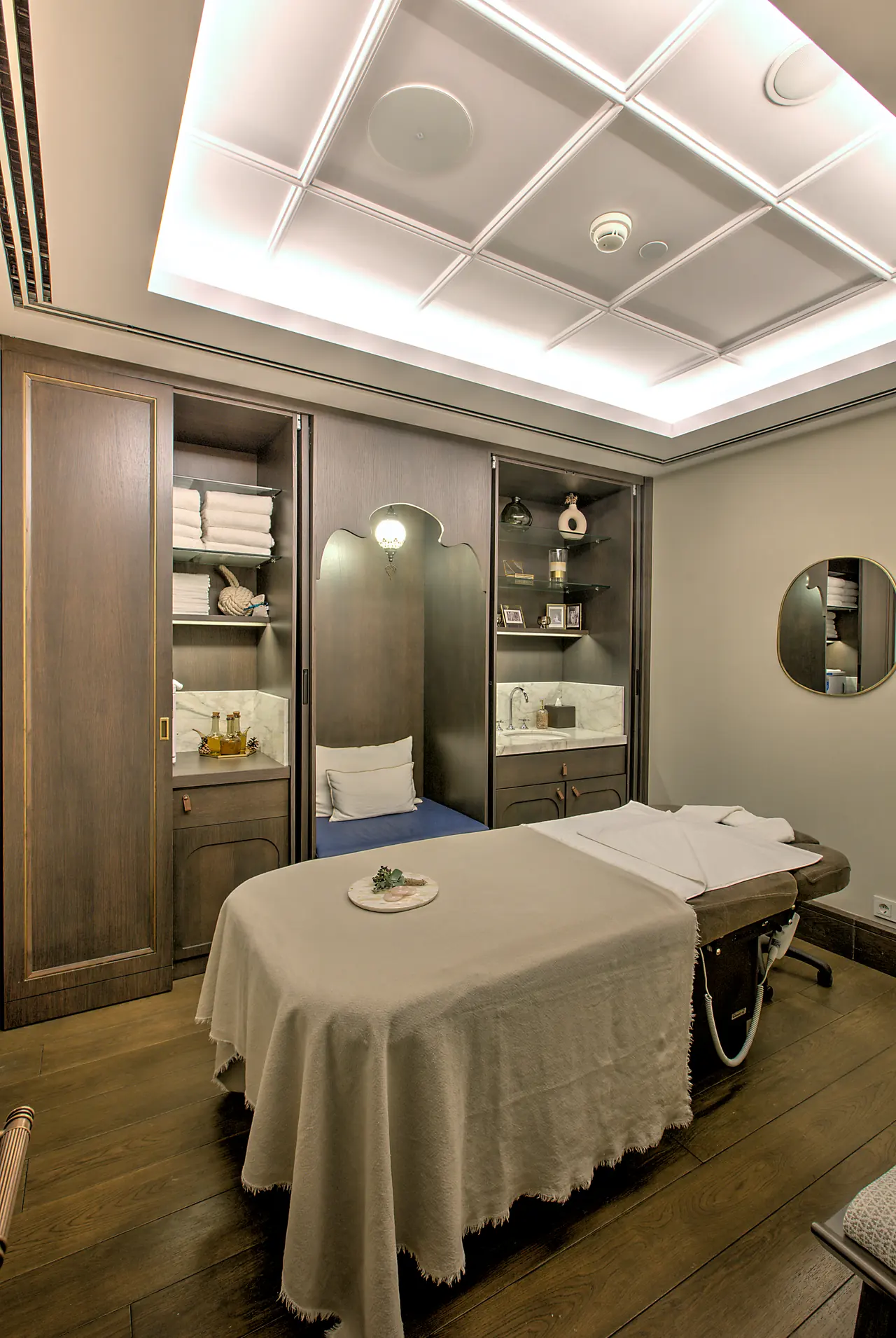 Four Seasons Hotels & Resorts