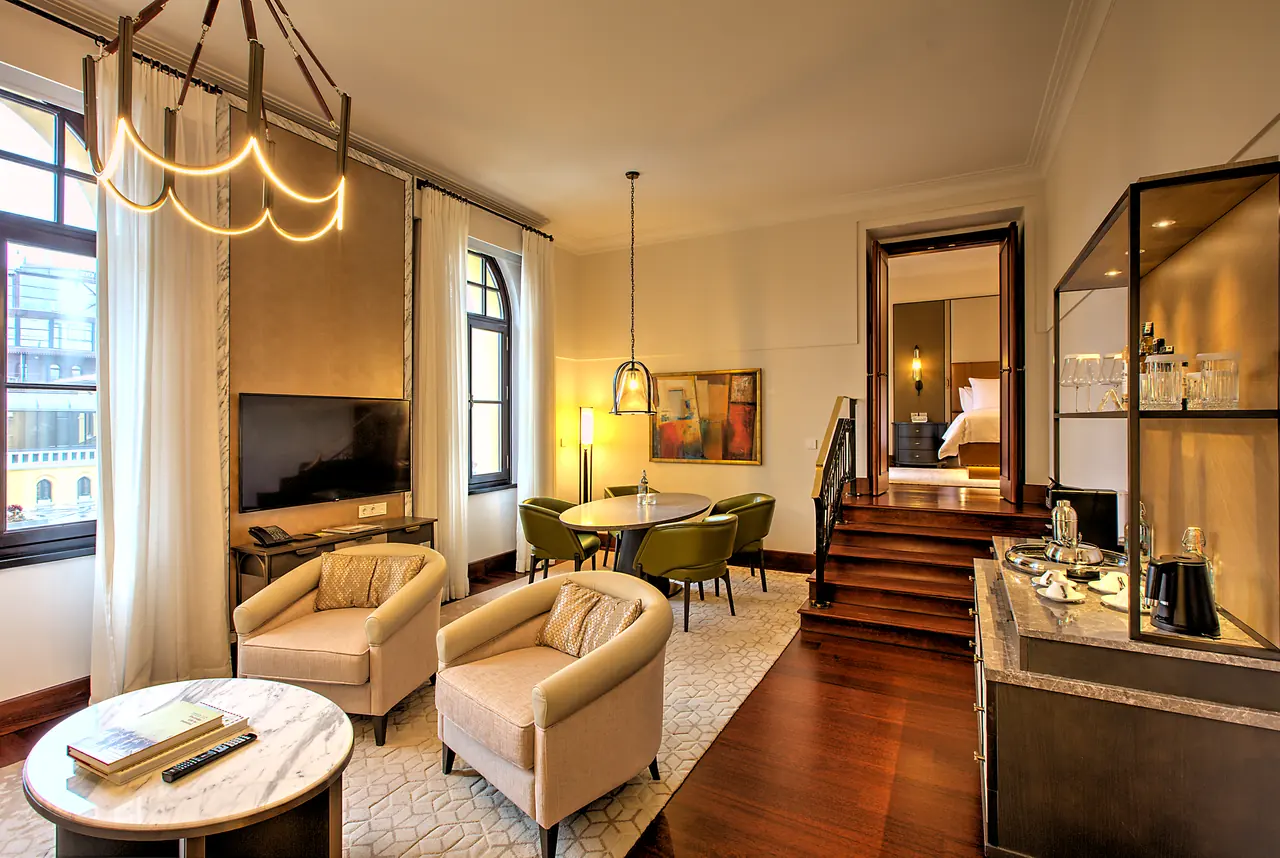 Four Seasons Hotels & Resorts