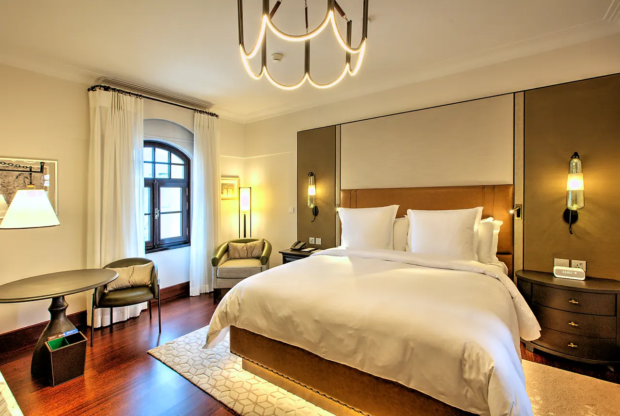 Four Seasons Hotels & Resorts